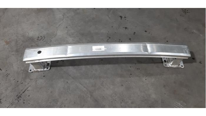 Renfort pare choc peugeot 3008