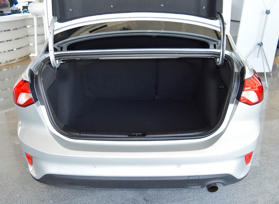 Ford focus malle coffre