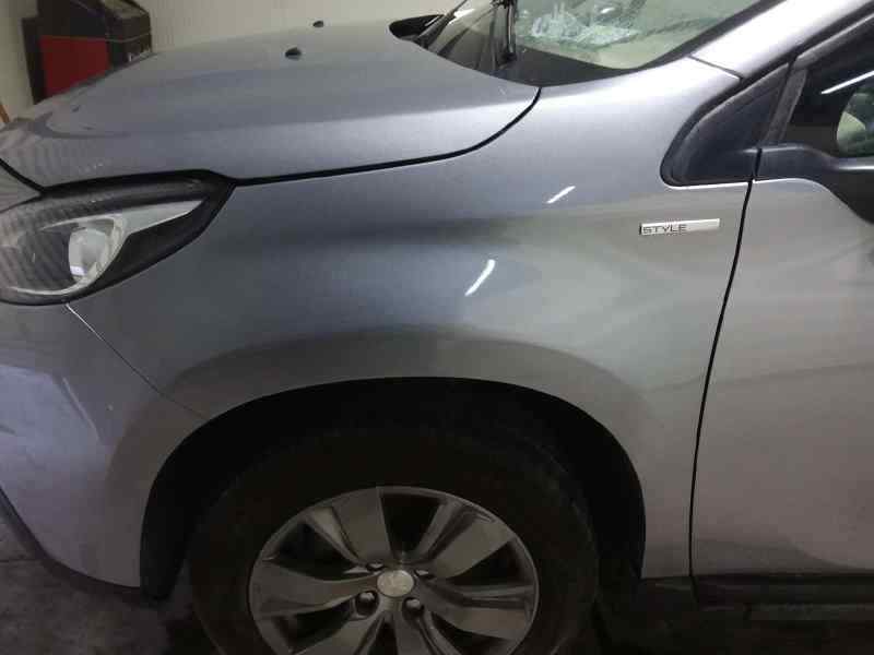 Peugeot 2008 aile avant gauche