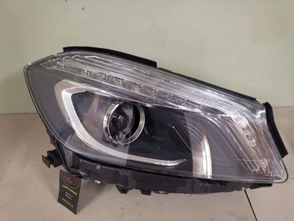 Phares xenon Droite Mercedes Classe A 2015