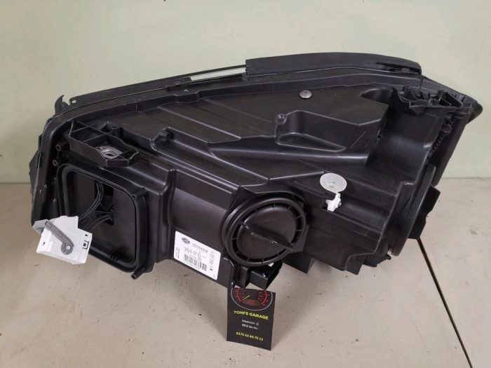 Phares xenon Droite Mercedes Classe A 2015 – Image 2
