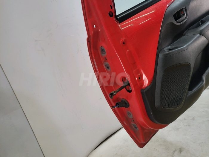 Porte gauche Peugeot 108 . Trois couleurs – Image 3